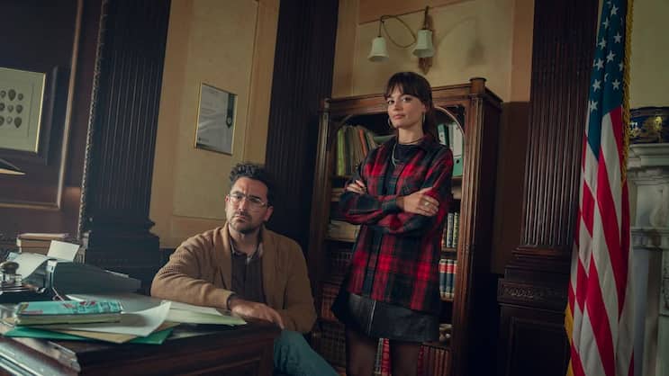 Thomas (Dan Levy) und Maeve (Emma Mackey) in der finalen 4. Staffel von «Sex Education».