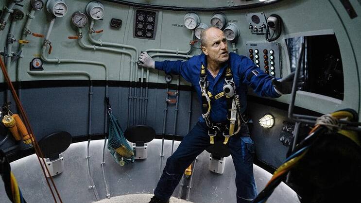 Koordiniert in der Glocke die Tauchgänge: Duncan (Woody Harrelson).