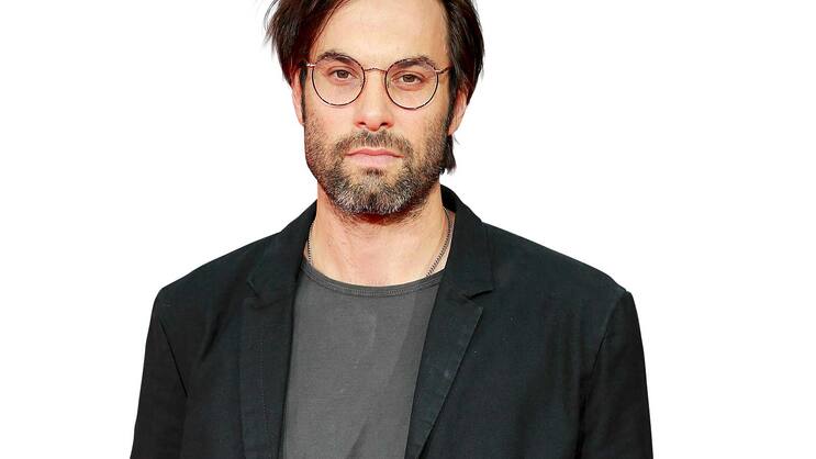 Max Simonischek. Der 39-jährige Schweizer Schauspieler («Zwingli») lebt in Berlin.
