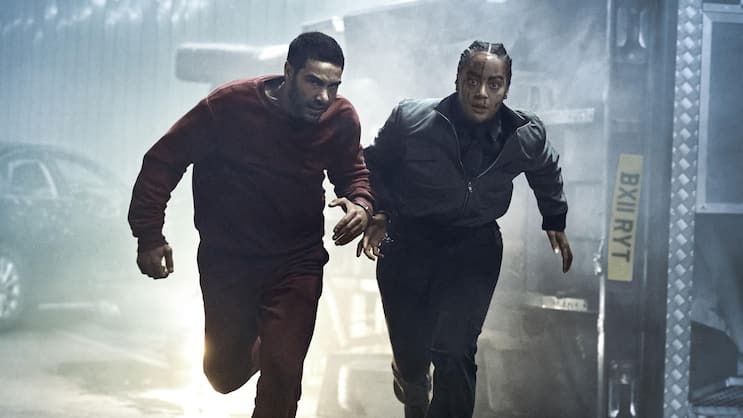 Schicksalsgemeinschaft auf der Flucht: Amber (Izuka Hoyle) und Tibor (Tahar Rahim).