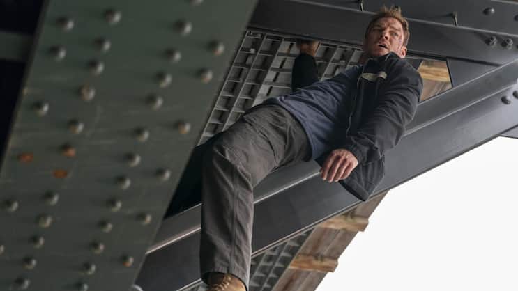 Knüppelhart und mit ausgeprägtem Gerechtigkeitssinn: Reacher (Alan Ritchson).