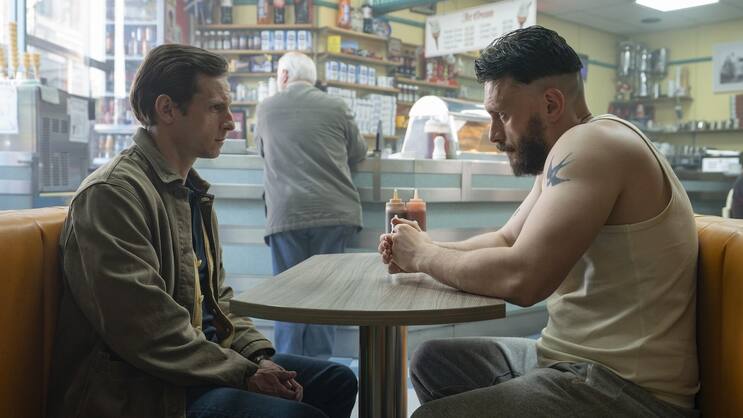 Stiefbrüder: Niall (Jamie Bell, l.) und Ruben (Richard Gadd).