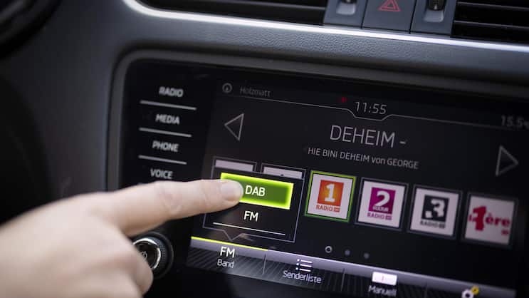 Kein UKW in Tunneln! Da sind Auto­fahrer weiter auf DAB+ angewiesen.