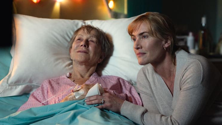 Mutter und Tochter (Helen Mirren, Kate Winslet) nutzen die verbleibende Zeit.