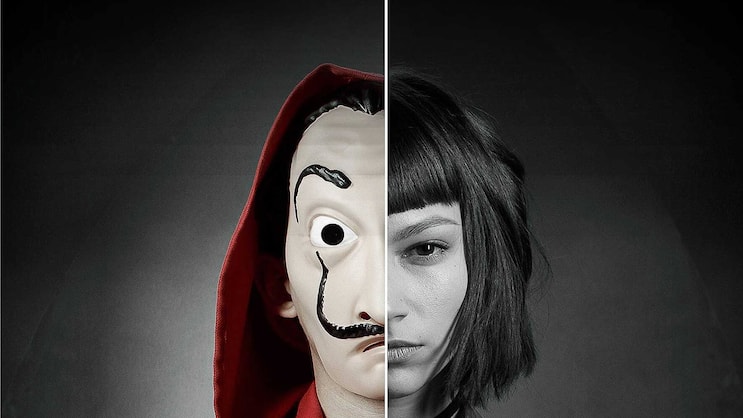 Die Haare sind mittlerweile ab, die Maske bleibt drauf: Tokio (Úrsula Corberó).