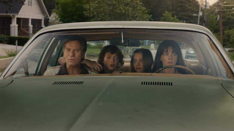 Die Platts trauen ihren Augen nicht: Greg, Brian, Audrey und Denise. 