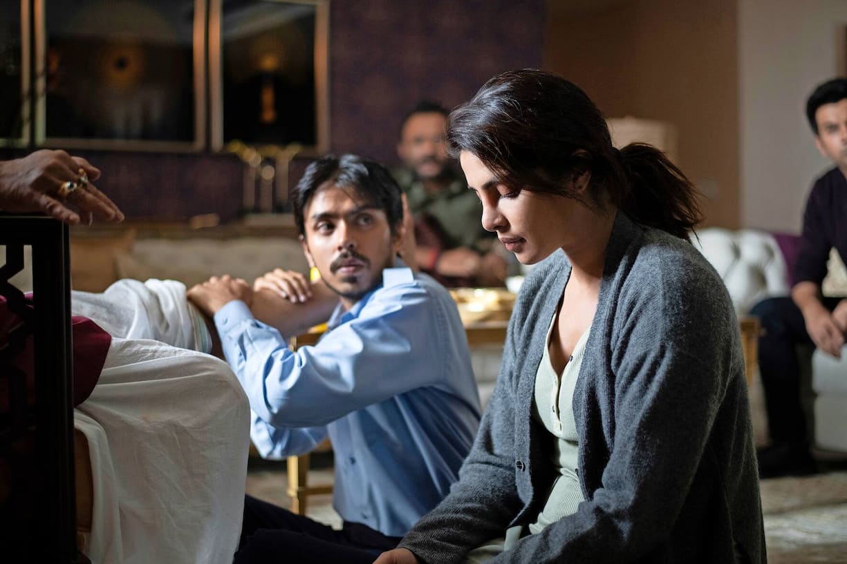 THE WHITE TIGER - Adarsh Gourav (Balram), âPriyanka Chopra Jonas (Pinky), Rajkummar Rao â â(Ashok) âin âTHE WHITE TIGERâ. Cr. âSINGH TEJINDER / Netflix âÂ© â2020