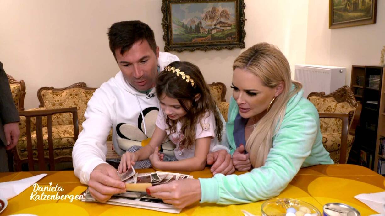 Seit vielen Jahren hat Lucas Cordalis seine Familie in Griechenland nicht mehr besucht. Nun will er seiner Tante und seiner Cousine erstmals seine Frau Daniela und seine Tochter Sophia vorstellen. Ein emotionales Treffen steht bevor.