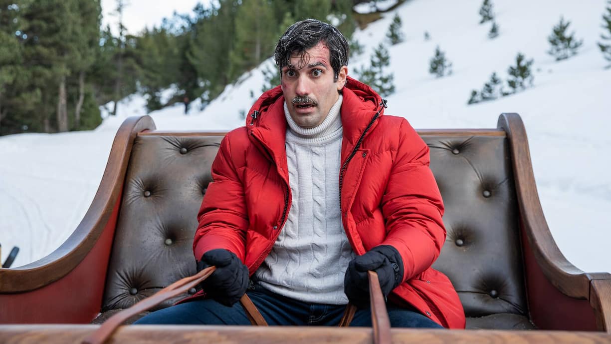 AMKDLN (L to R) TAMAR NOVAS as RAÃL in AMKDLN. Cr. ANDRES PADUANO/NETFLIX Â© 2021