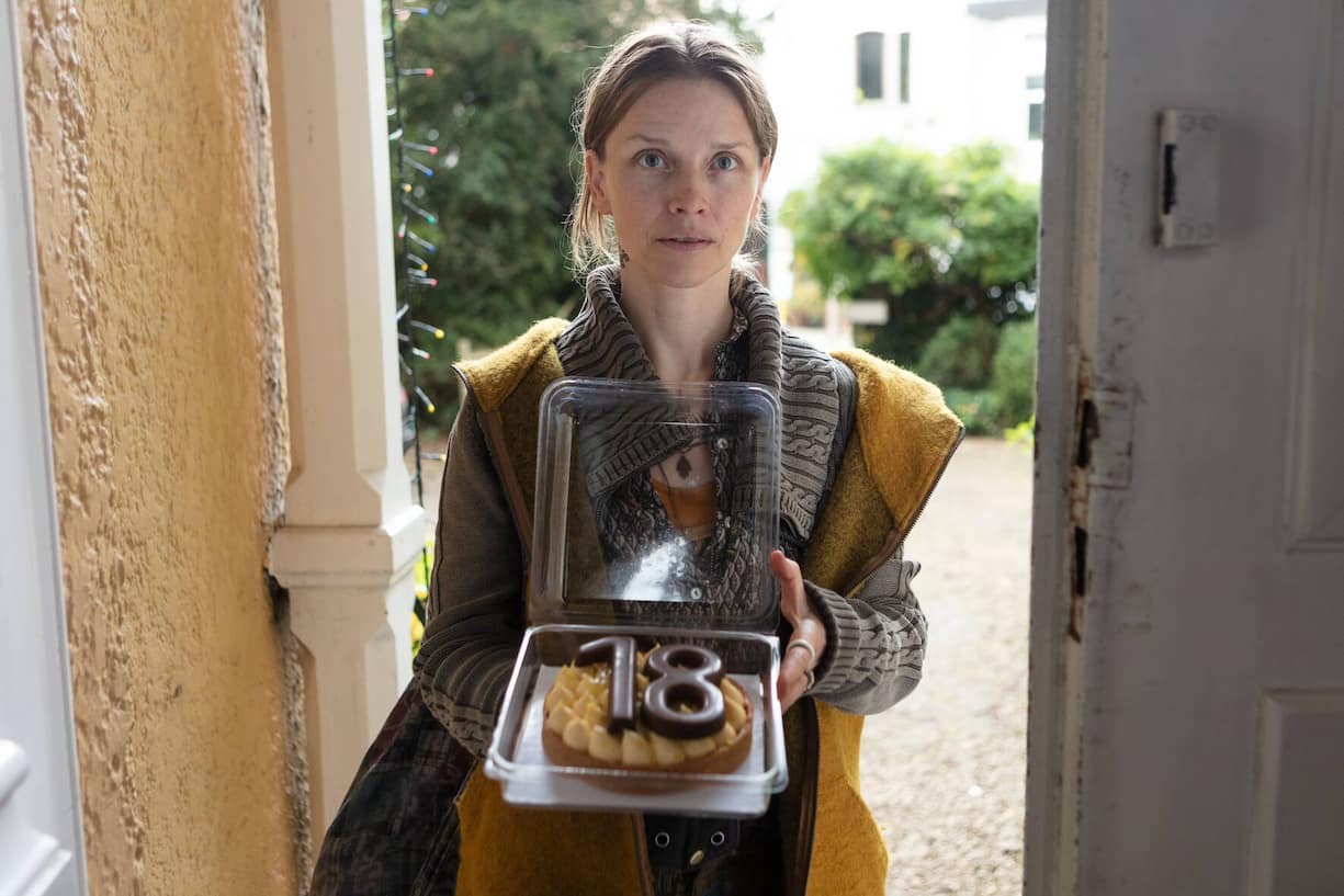 Erst verzweifelt, dann verbittert: Alexandra (Karoline Schuch) sinnt auf Rache.