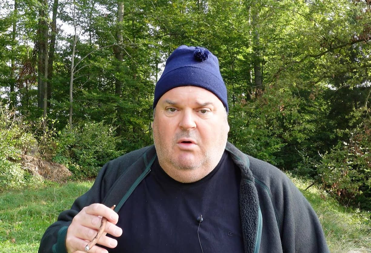 Mike Müller trat während Corona als Bauer Wermelinger auf Youtube auf.