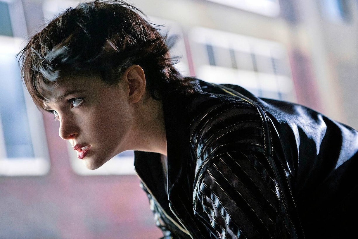 JUPITER'S LEGACY (L-R) ELENA KAMPOURIS as CHLOE SAMPSON in episode 3 of JUPITER'S LEGACY. Cr. STEVE WILKIE/NETFLIX Â© 2020