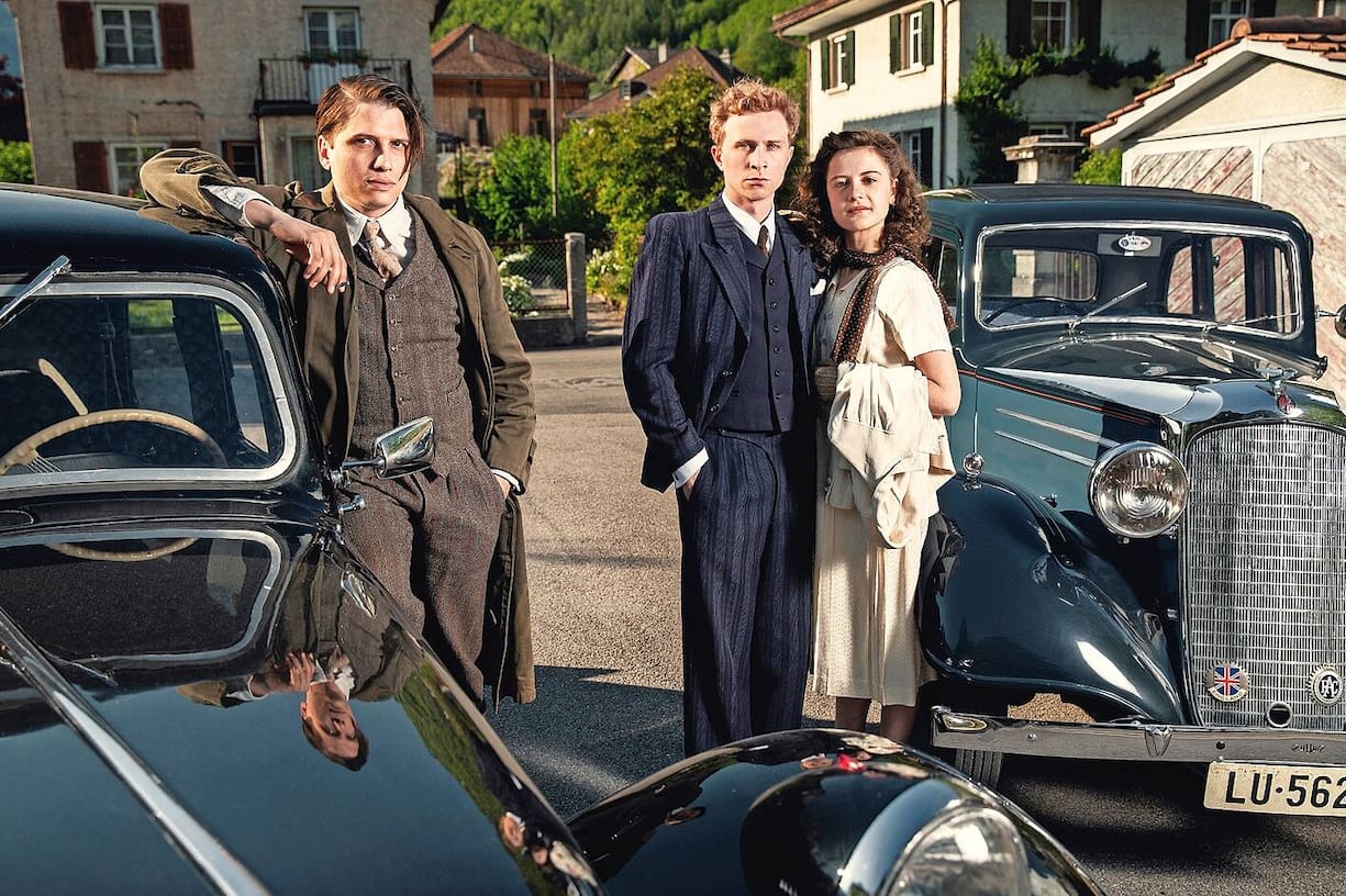 SRF Schweizer FilmFriedenLancierungsbildDer Hauptcast: v.l. Dimitri Stapfer als Egon Leutenegger, Max Hubacher als Johann Leutenegger und Annina Walt als Klara Leutenegger-Tobler2019Copyright: SRF/Sava Hlavacek