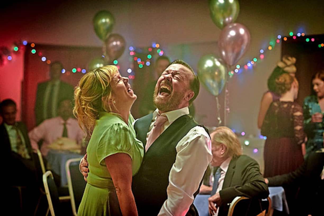Ricky Gervais und Kerry Godliman.