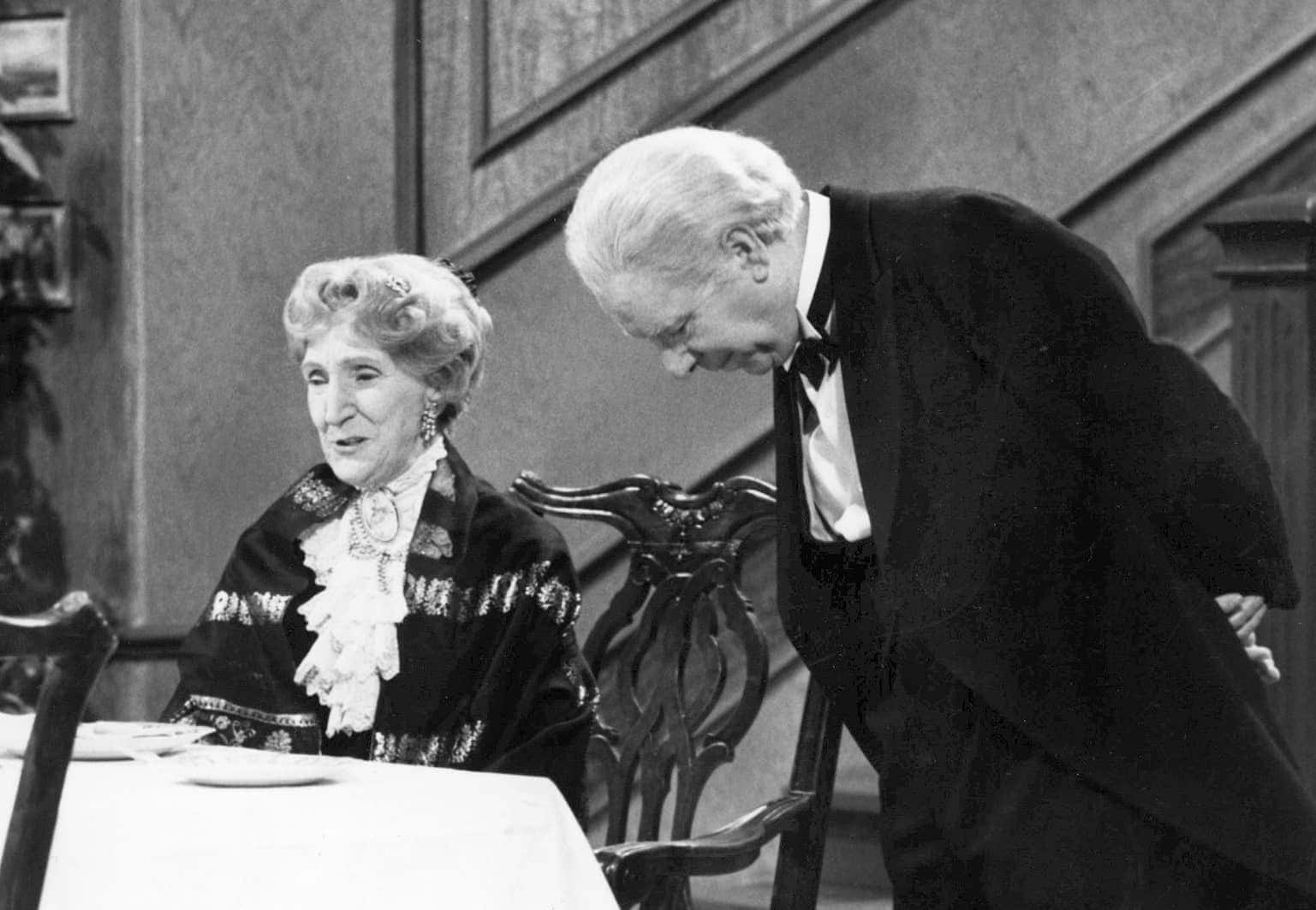 23 Mal umrundet er Miss Sophies grosse Tafel.