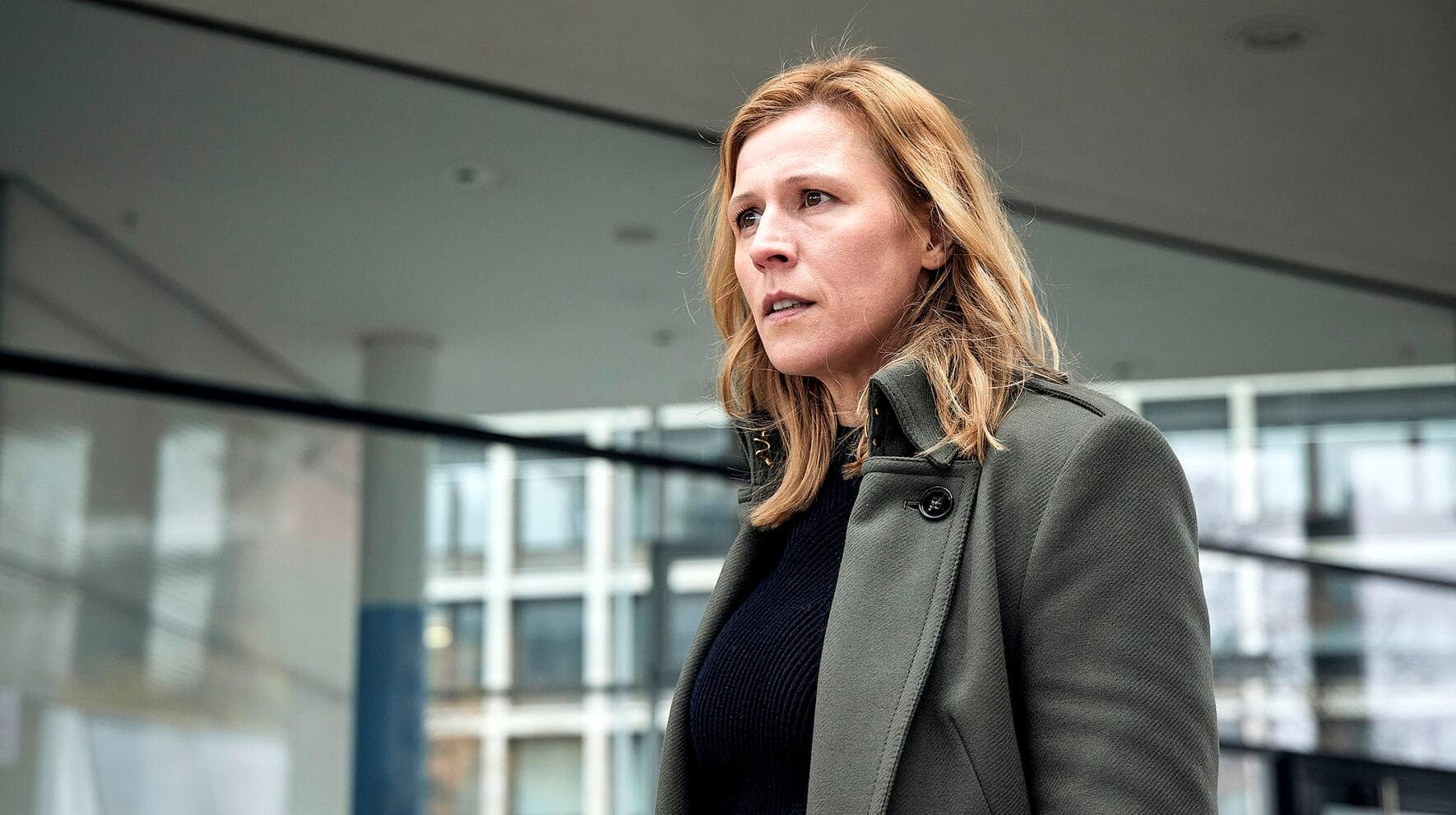 Julia Grosz (Franziska Weisz).