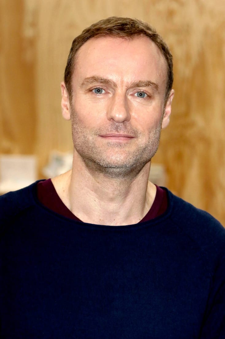 Mark Waschke beim Fototermin am Set des Kinofilms Zorro im Mietstudio Erste Liebe in der HafenCity. Hamburg, 25.11.2019 *** Mark Waschke at a photo shoot on the set of the feature film Zorro at the rental studio Erste Liebe in der HafenCity Hamburg, 25 11 2019 Foto:xC.xTamckex/xFuturexImage